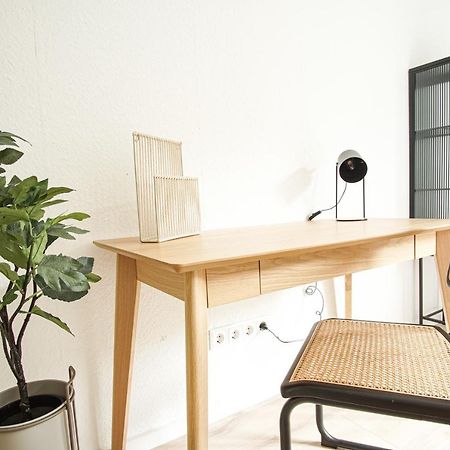 Homefy Feel-Good Apartment - Own Parking, Balcony And Garden エッセン エクステリア 写真