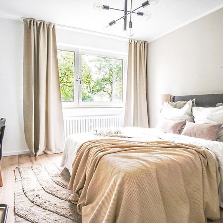 Homefy Feel-Good Apartment - Own Parking, Balcony And Garden エッセン エクステリア 写真